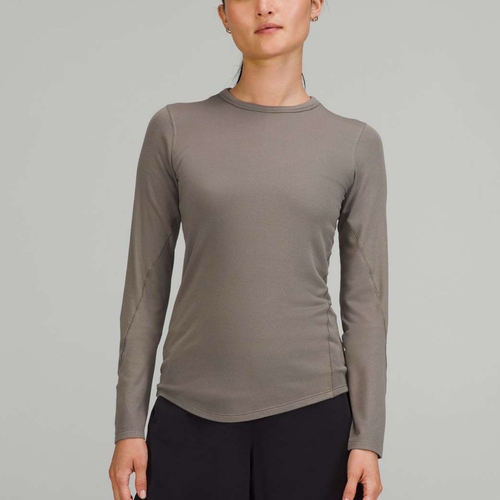 Lululemon ribbed and fitted long sleeve